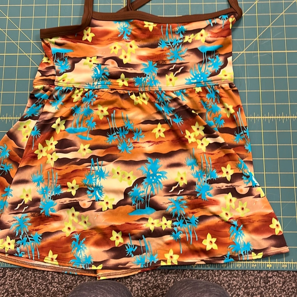 Ujena cross back swimsuit tankini top size large